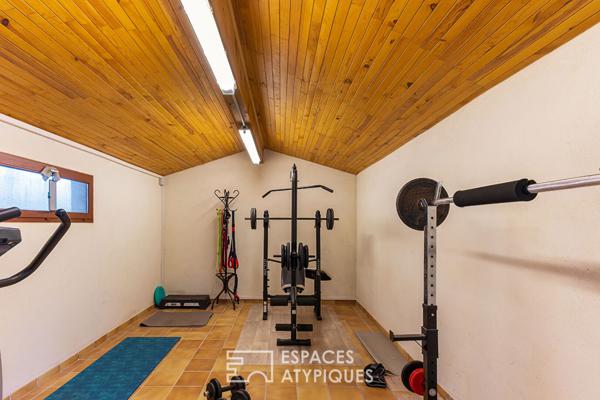 Maison de caractère et dépendances Atypiques dans un parc arboré aux portes de Valence