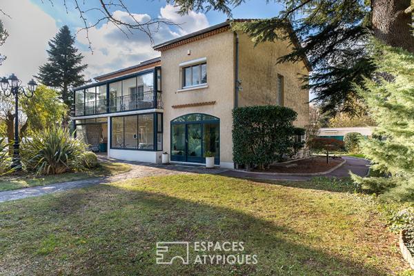 Maison de caractère et dépendances Atypiques dans un parc arboré aux portes de Valence