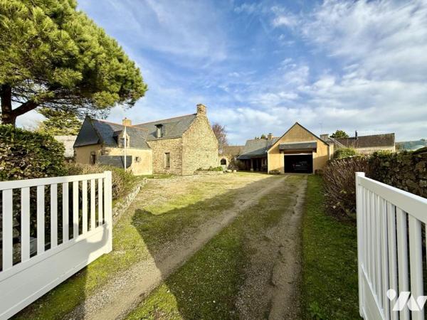 Superbe bâtisse en pierre en bordure de la rivière de PENERF !