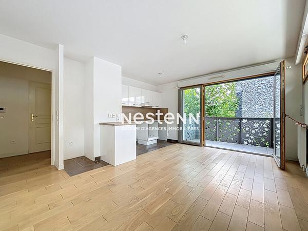 ISSY LES MOULINEAUX - AVENUE BOURGAIN - Appartement 2 pièces de 39.48 m² avec balcon, cave et double parking
