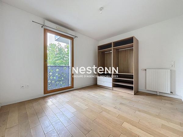 ISSY LES MOULINEAUX - AVENUE BOURGAIN - Appartement 2 pièces de 39.48 m² avec balcon, cave et double parking