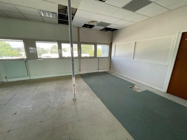 ACHAT BUREAUX NIORT ZONE SAINT LIGUAIRE 300m2 POSSIBILITE JUSQU'A 1022m2