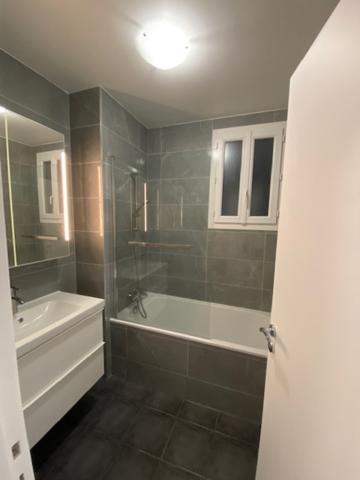 Location Appartement80 m² - 3 Pièces - NEUILLY SUR SEINE (92200)