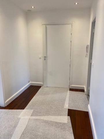 Location Appartement80 m² - 3 Pièces - NEUILLY SUR SEINE (92200)