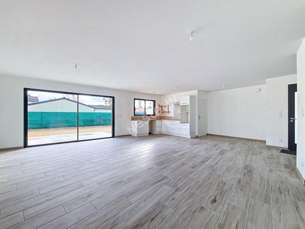 Sur la commune de Vouneuil-sous-Biard A vendre MAISON de PLAIN PIED de 100 m²