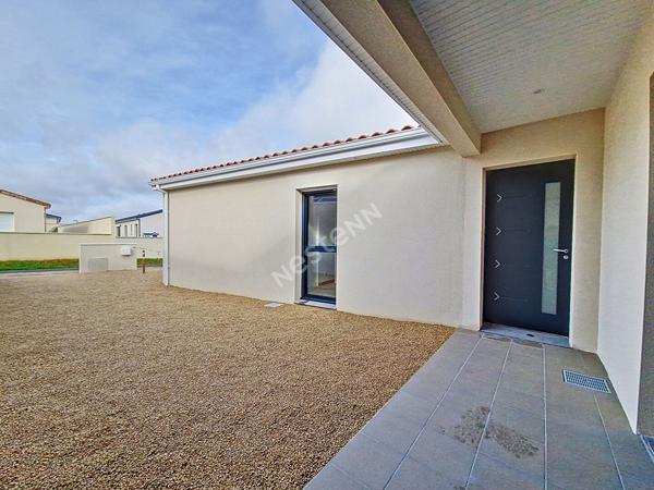 Sur la commune de Vouneuil-sous-Biard A vendre MAISON de PLAIN PIED de 100 m²