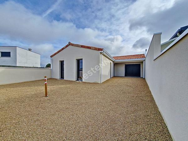 Sur la commune de Vouneuil-sous-Biard A vendre MAISON de PLAIN PIED de 100 m²