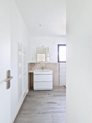 Sur la commune de Vouneuil-sous-Biard A vendre MAISON de PLAIN PIED de 100 m²