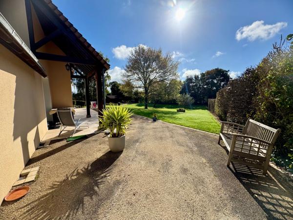 Pavillon 4 chambres sur terrain de 2600m2