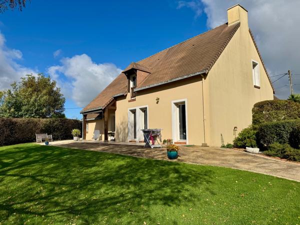 Pavillon 4 chambres sur terrain de 2600m2