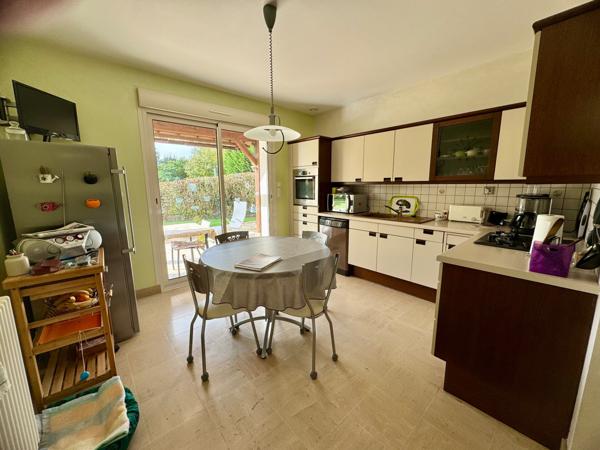 Pavillon 4 chambres sur terrain de 2600m2