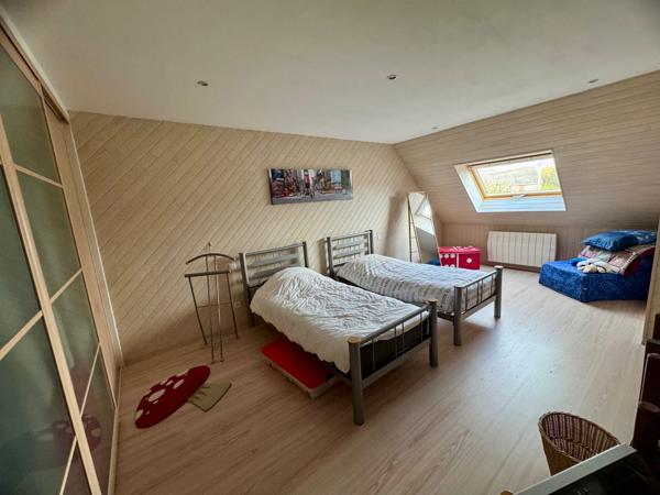 Pavillon 4 chambres sur terrain de 2600m2