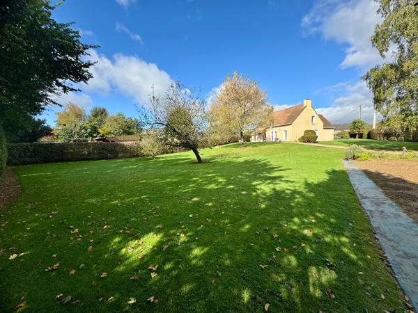 Pavillon 4 chambres sur terrain de 2600m2