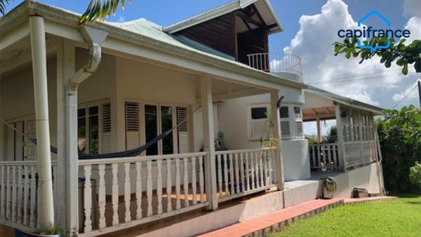 Coup de cœur pour cette villa d'architecte F7 sur les hauteurs de Fort- de-France !