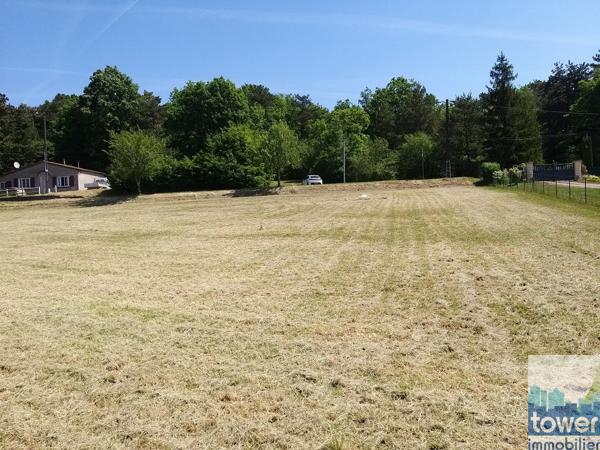 Terrain constructible 1098 m2 proche du bourg de Sers