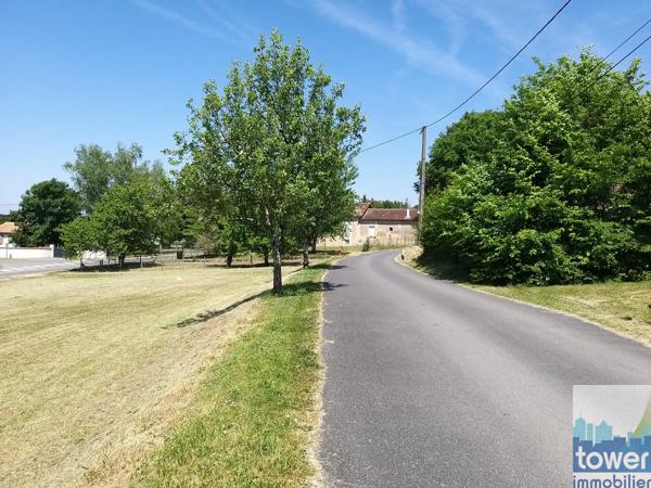 Terrain constructible 1098 m2 proche du bourg de Sers