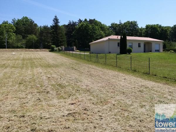 Terrain constructible 1098 m2 proche du bourg de Sers