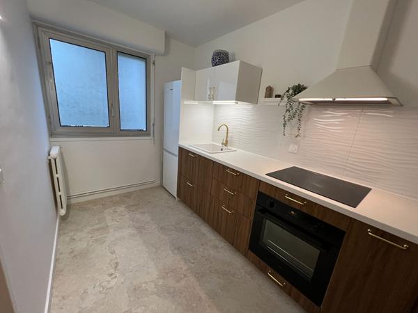 Appartement T2 ROYAN CENTRE avec terrasse, cave et parking Royan