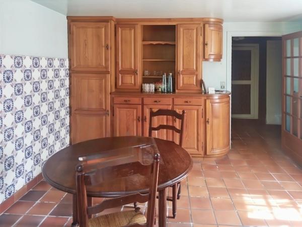 Maison en bord de rivière avec son parc