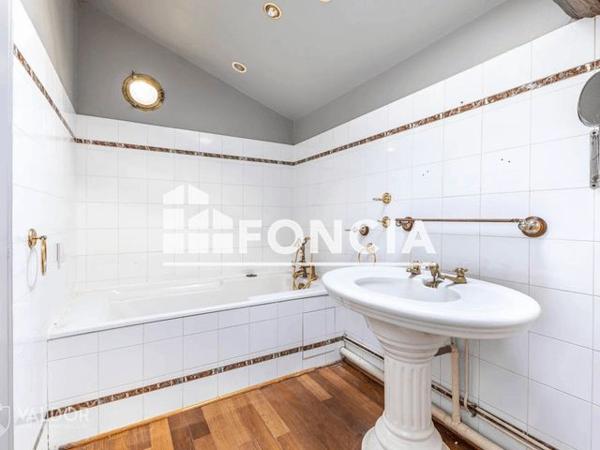 Location Maison 5 pièces 176.7 m² - 580 CHEMIN DE VALROING Chasselay 69380