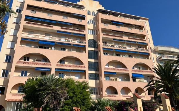 Appartement à louer    1 pièce •  Golfe Juan - Vallauris