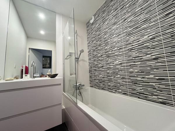 APARTEMENT ARRADON À VENDRE - Appartement contemporain de 3 pièces - Garage et PK - Un véritable bijou !