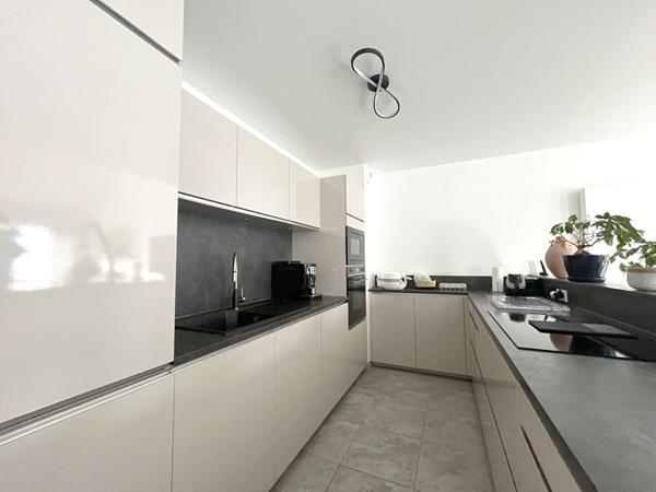 APARTEMENT ARRADON À VENDRE - Appartement contemporain de 3 pièces - Garage et PK - Un véritable bijou !