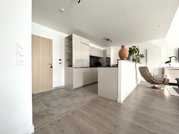 APARTEMENT ARRADON À VENDRE - Appartement contemporain de 3 pièces - Garage et PK - Un véritable bijou !