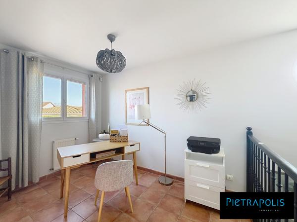 Irigny – Élégante maison de 155 m2 - Garage - Terrain paysager de 1 277 m² avec piscine