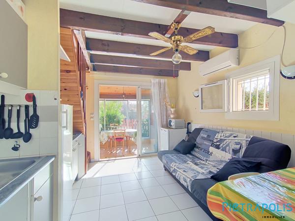 FRONTIGNAN PLAGE: Maison mitoyenne T3 en R+1, Véranda, Jardin, Stationnement