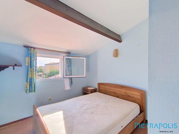 FRONTIGNAN PLAGE: Maison mitoyenne T3 en R+1, Véranda, Jardin, Stationnement