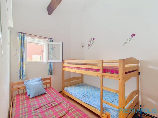 FRONTIGNAN PLAGE: Maison mitoyenne T3 en R+1, Véranda, Jardin, Stationnement