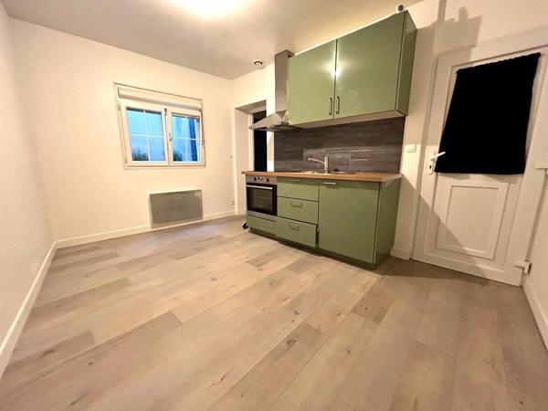 Location                                                      Appartement
                        
                     2 pièces                      31 m2                     à Saint-Quentin