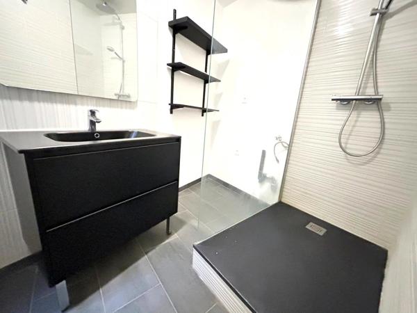 Location                                                      Appartement
                        
                     2 pièces                      31 m2                     à Saint-Quentin