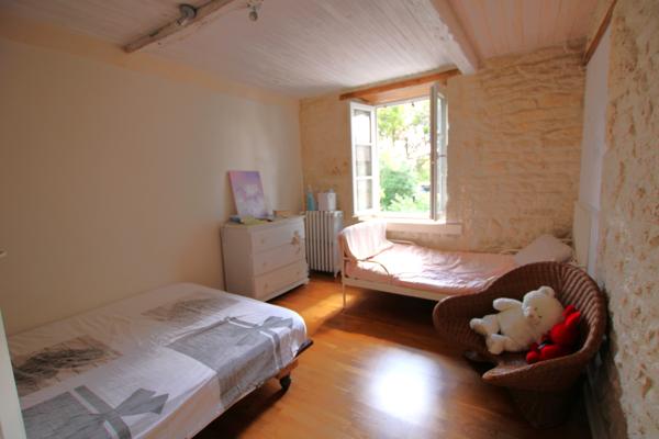 Maison en pierre avec piscine - Calme, charme et authenticité !