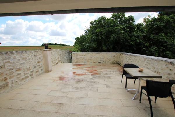 Maison en pierre avec piscine - Calme, charme et authenticité !