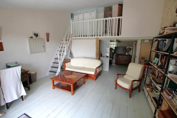 Maison en pierre avec piscine - Calme, charme et authenticité !