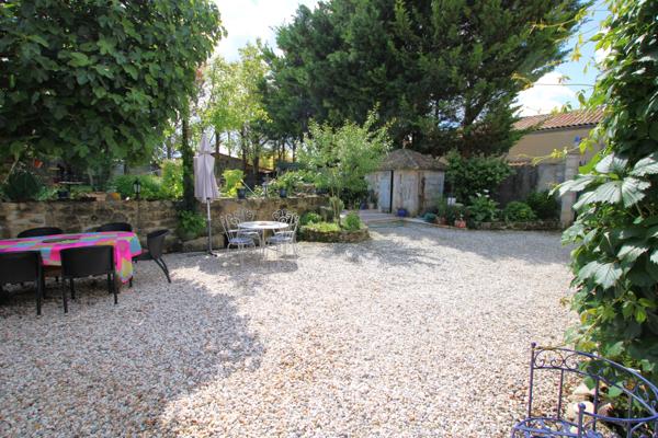 Maison en pierre avec piscine - Calme, charme et authenticité !