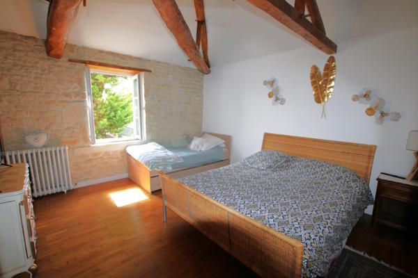 Maison en pierre avec piscine - Calme, charme et authenticité !