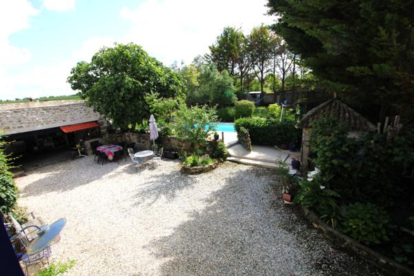 Maison en pierre avec piscine - Calme, charme et authenticité !
