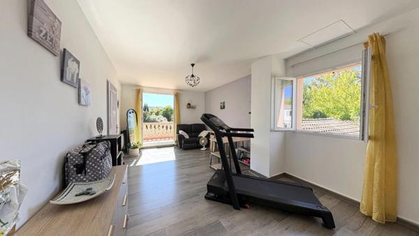 Villa indépendante 4 chambres ,1 bureau 900 m2 de terrain