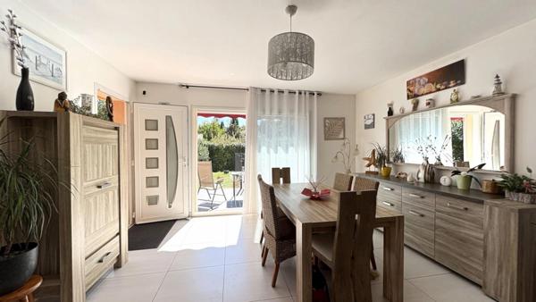 Villa indépendante 4 chambres ,1 bureau 900 m2 de terrain