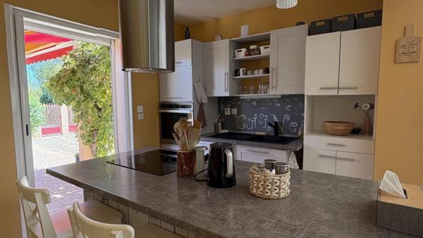 Villa indépendante 4 chambres ,1 bureau 900 m2 de terrain