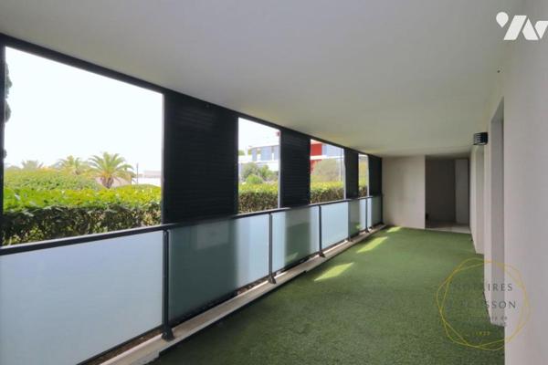 Appartement récent T3 avec terrasse et garage dans une résidence avec piscine