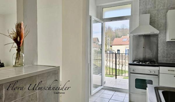 Appartement de plain-pied, en RDC d'une maison, à vendre à SEYSSEL (01), avec terrasse, à 40 mn d'Aix-les-Bains, 50 mn de Genève et 1H30 de Lyon.