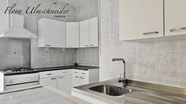 Appartement de plain-pied, en RDC d'une maison, à vendre à SEYSSEL (01), avec terrasse, à 40 mn d'Aix-les-Bains, 50 mn de Genève et 1H30 de Lyon.