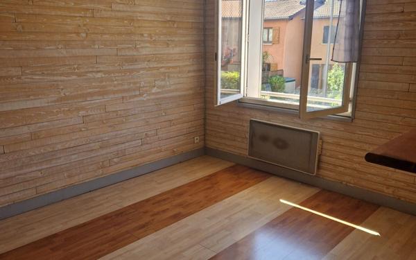 Appartement à vendre    2 pièces • 42 m2 Grenoble