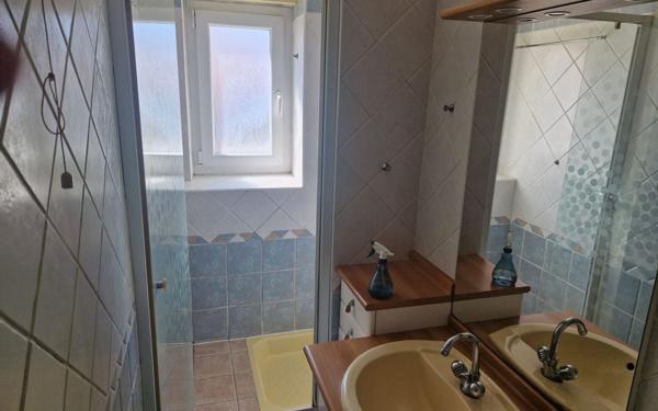 Appartement à vendre    2 pièces • 42 m2 Grenoble