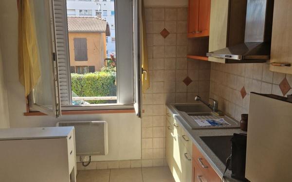 Appartement à vendre    2 pièces • 42 m2 Grenoble