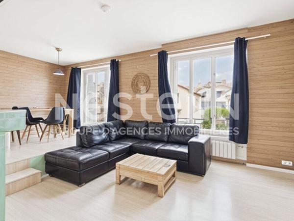 A vendre à Aurillac, quartier Maison Neuve, appartement de type 2 d'une surface de 64 m² avec garage.